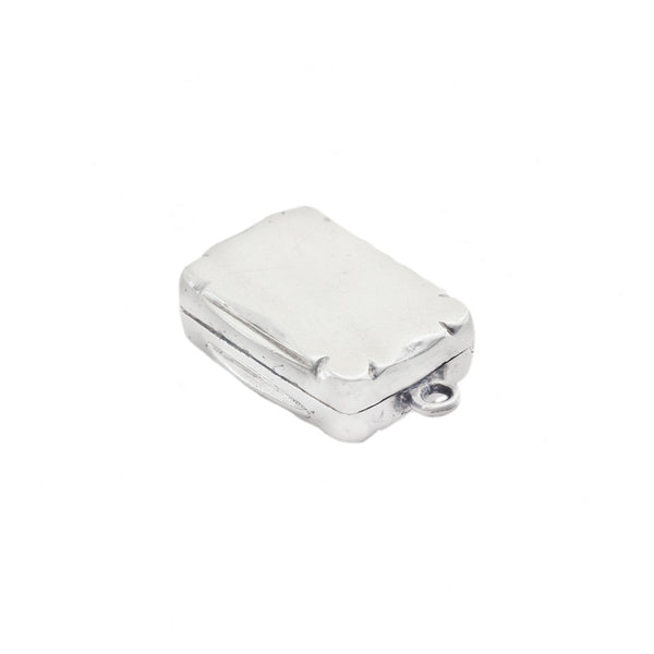 Silver rectangular vinaigrette on a white background