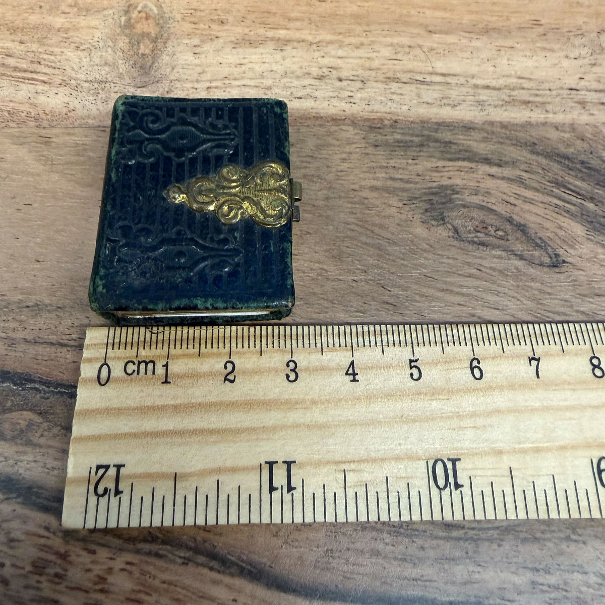 Victorian Miniature Leather Portrait Album Circa 1865